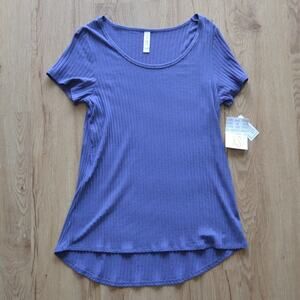NWT LuLaRoe Classic Tee XS
